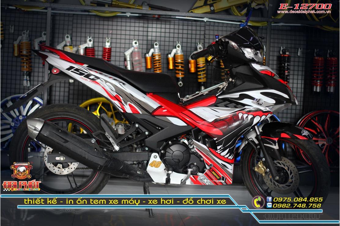 tem-trum-xe-exciter-150-ca-map-trang-do-den