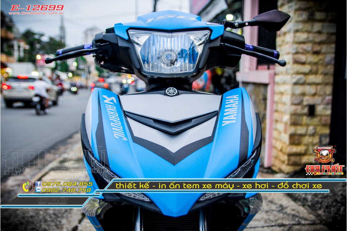 tem-trum-xe-exciter-150-ducati-xanh-bac
