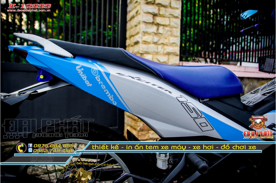 tem-trum-xe-exciter-150-ducati-xanh-bac